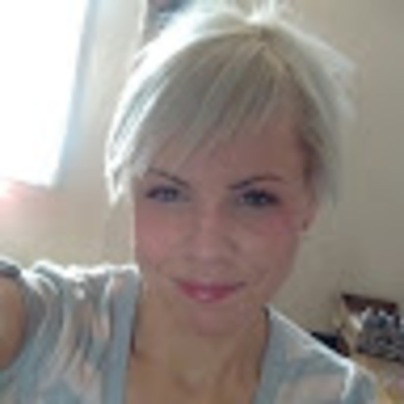 Meet your Posher, Nicole - Picture 1 of 1